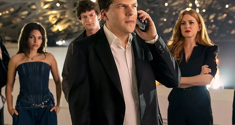 NOW YOU SEE ME NOW YOU DON'T